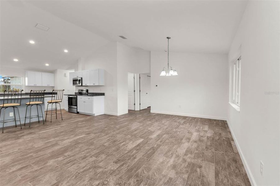 Spacious, unfurnished interior of a new home in , Port Charlotte (Image 19).