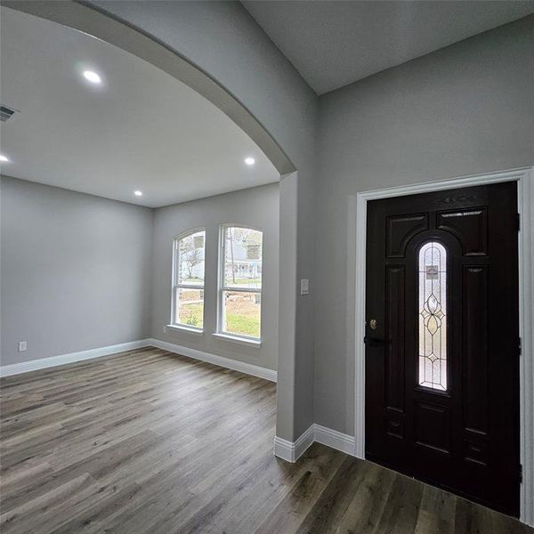 Spacious, unfurnished interior of a new home in , Kaufman (Image 12).