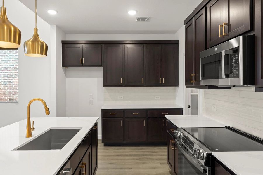 Kitchen Representative Photo featuring the Oxford Collection