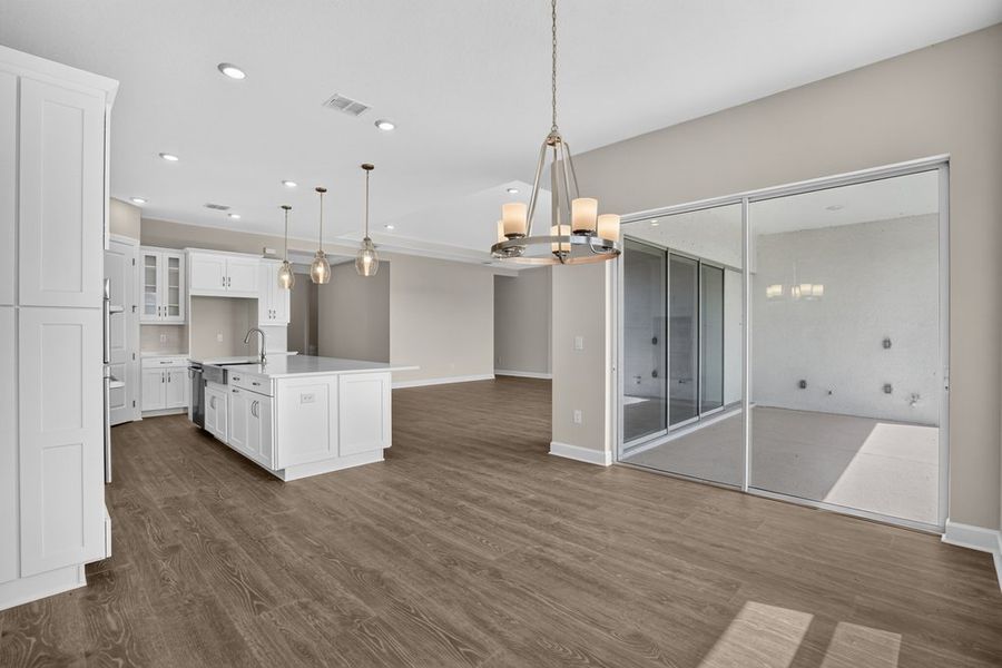 Spacious, unfurnished interior of a new home in Coasterra Community Group Page, Palmetto (Image 9).