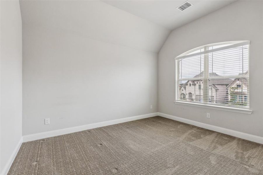 Spacious, unfurnished interior of a new home in Lake Shore Village, Rowlett (Image 27).