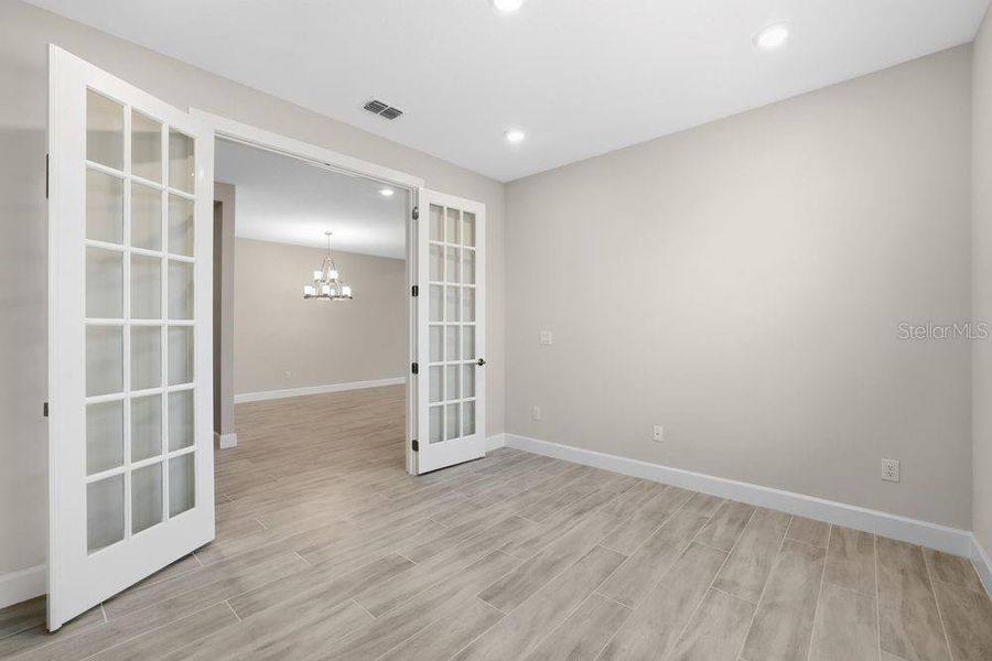 Spacious, unfurnished interior of a new home in Esplanade at Wiregrass Ranch, Wesley Chapel (Image 31).