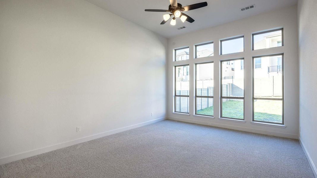 Spacious, unfurnished interior of a new home in Wolf Ranch, Georgetown (Image 18).
