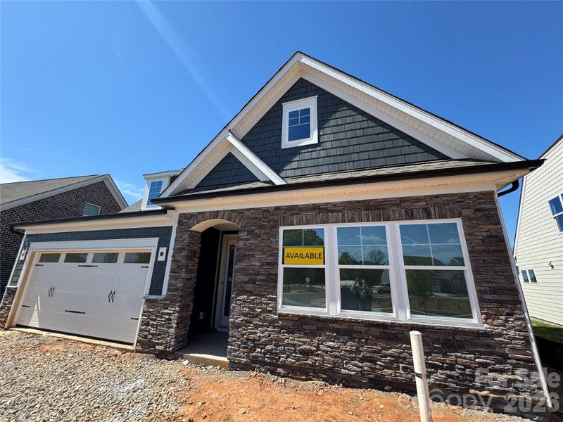 Find out more about the Amelia plan on Homesite 40!