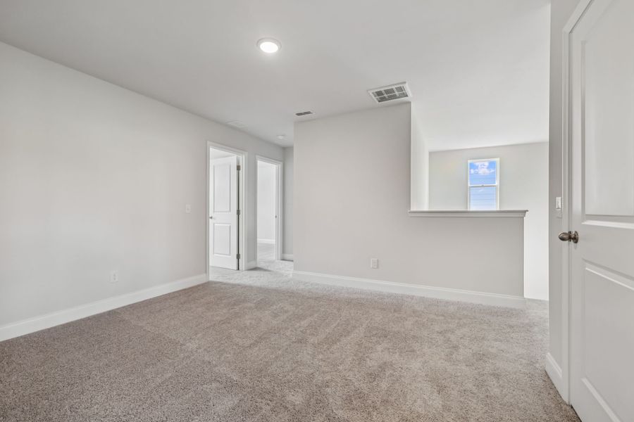 Representative unfurnished interior of a home built from the Brentley by Ashton Woods in Cades Bluff, Lebanon (Image 12).