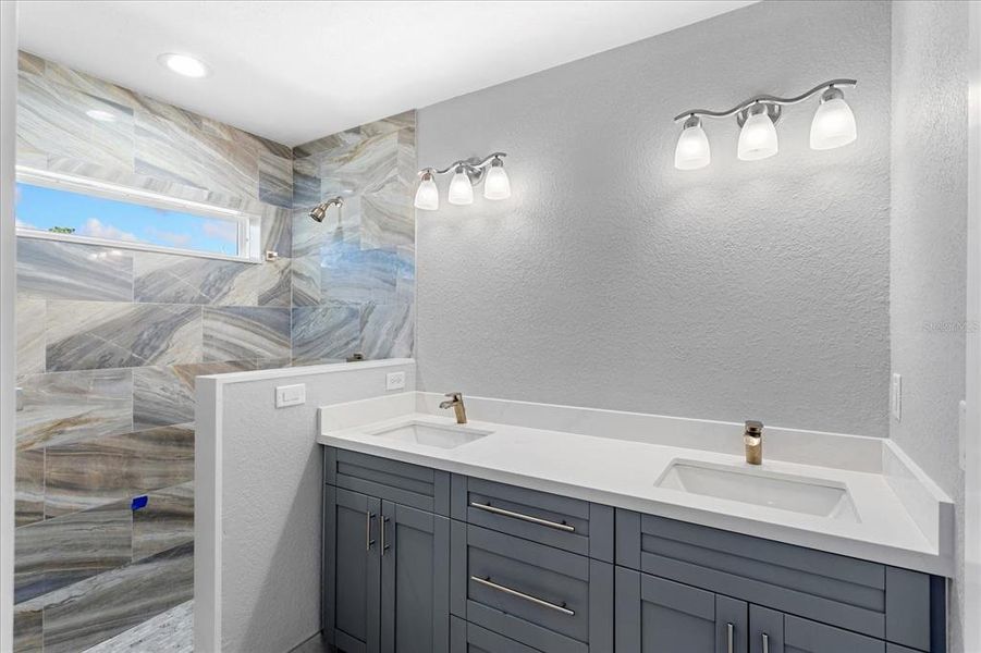 Furnished interior view inside a new home in , Ocala (Image 9).