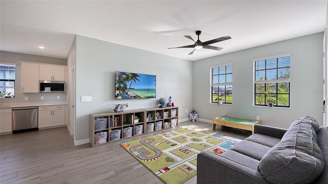 Furnished interior view inside a new home in , Bradenton (Image 10).