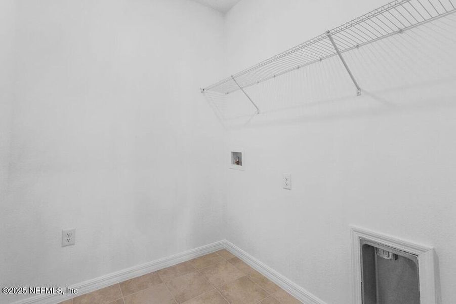 Spacious, unfurnished interior of a new home in Coopers Meadow, Jacksonville (Image 22).