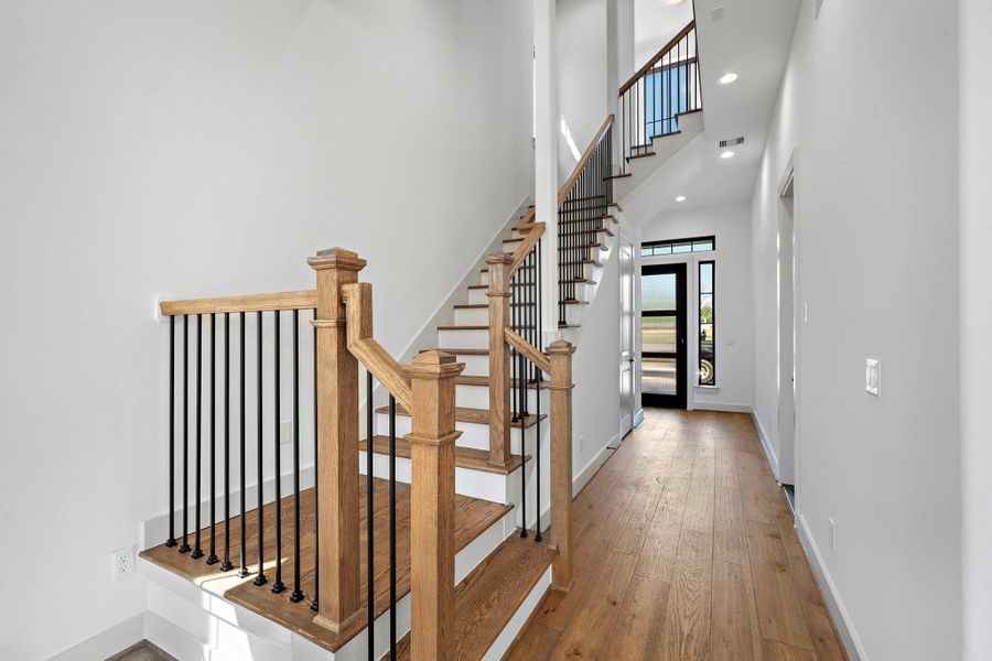 Spacious, unfurnished interior of a new home in Spring Valley Creek, Houston (Image 27).