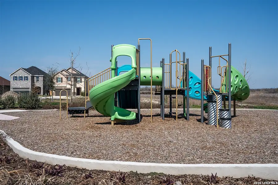 Community amenities in , Von Ormy (Image 4).