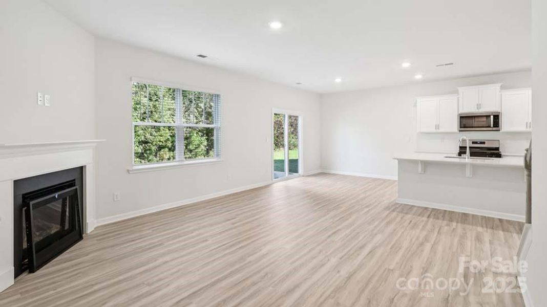 Spacious, unfurnished interior of a new home in Wallace Springs, Statesville (Image 27).