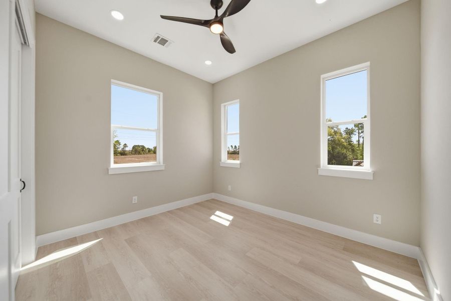 Spacious, unfurnished interior of a new home in , Tomball (Image 43).
