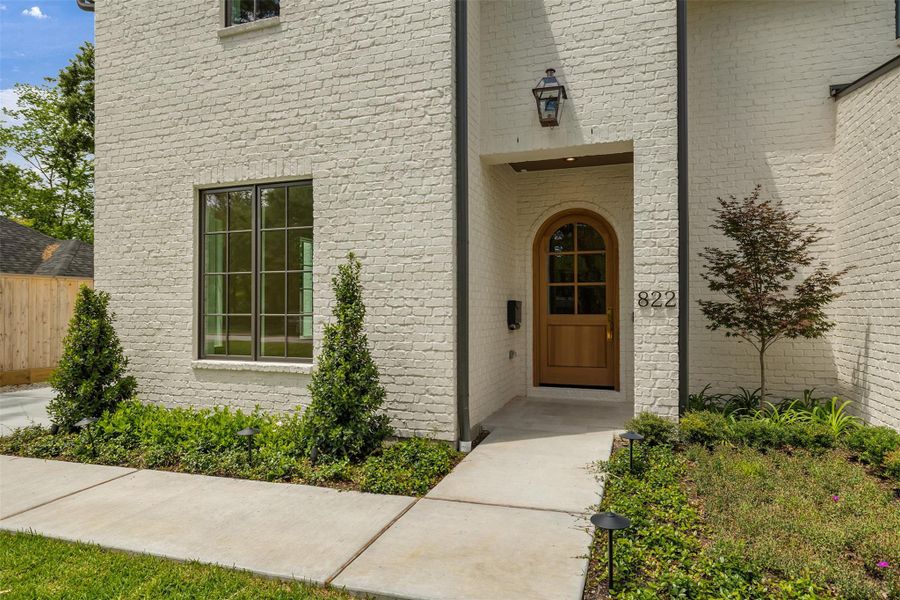 Exterior details and patio area of a home in , Houston (Image 28).