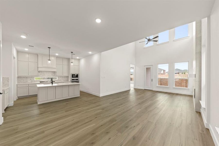 04. 801 Meadow Spring - Dining (2)