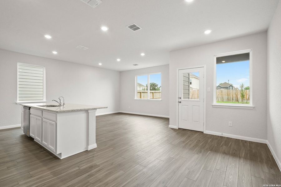 Spacious, unfurnished interior of a new home in Melissa Ranch, San Antonio (Image 26). Spacious, unfurnished interior of a new home in Melissa Ranch, San Antonio (Image 26).