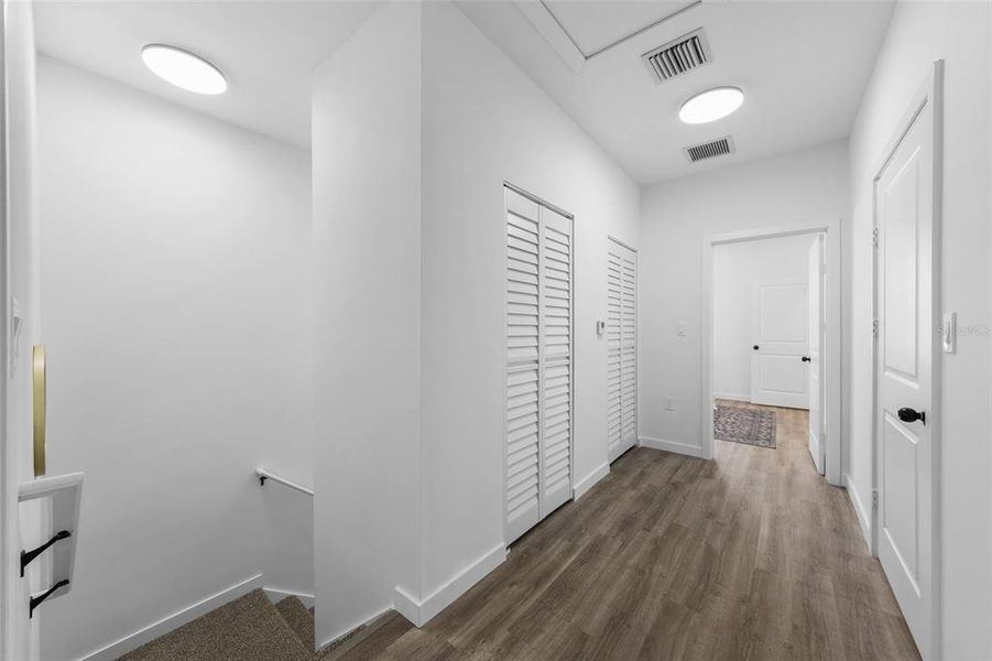 Spacious, unfurnished interior of a new home in , Gainesville (Image 17).