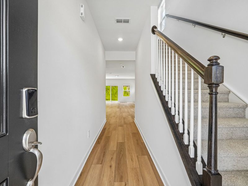 Spacious, unfurnished interior of a new home in Walnut Reserve, Conover (Image 10).