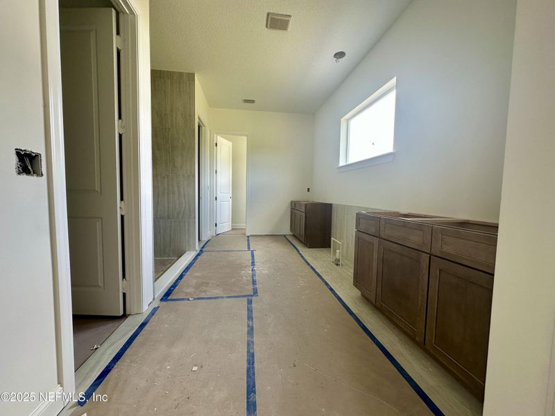 Spacious, unfurnished interior of a new home in SilverLeaf, St. Augustine (Image 11).