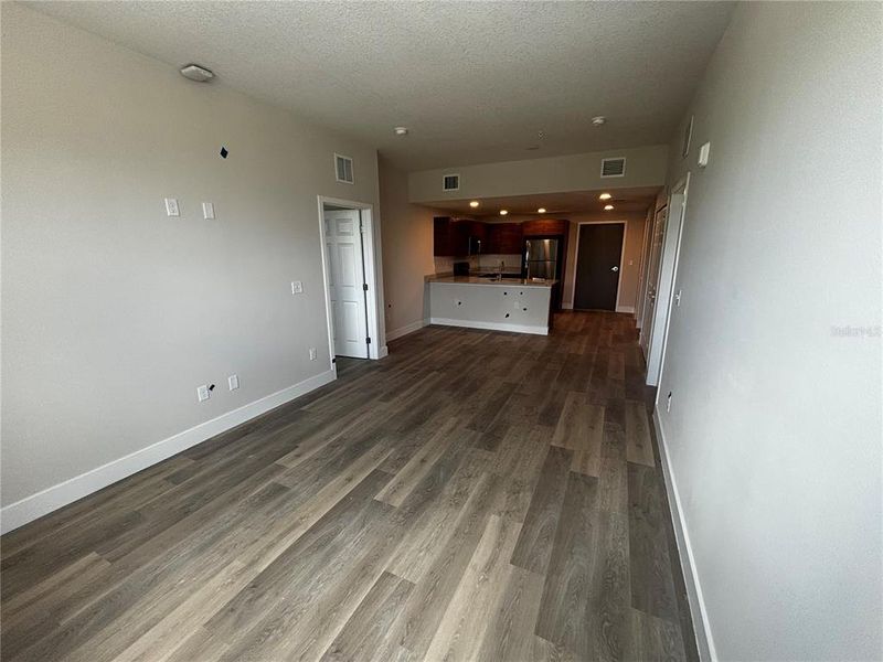 Spacious, unfurnished interior of a new home in , Orlando (Image 12).