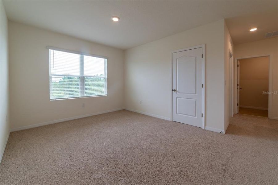 Spacious, unfurnished interior of a new home in , Harmony (Image 55).