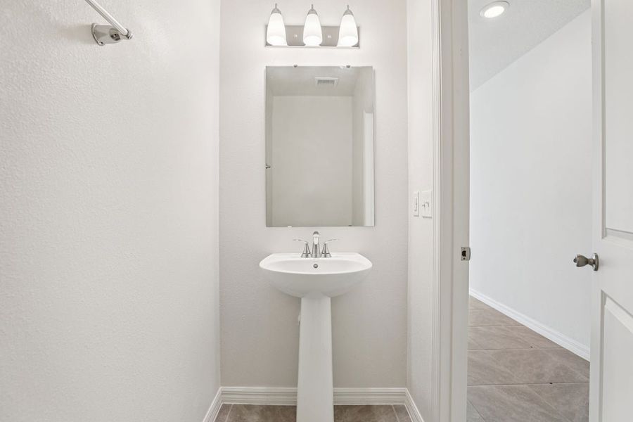 Furnished interior view inside a new home in Reserve at Forest Lake Townhomes, Lake Wales (Image 10).