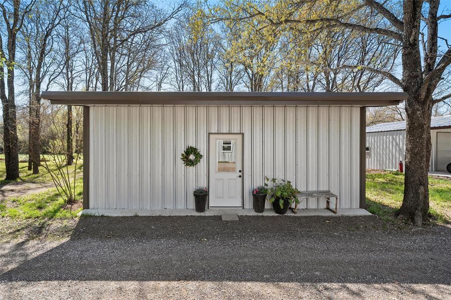 Salon - Metal Building