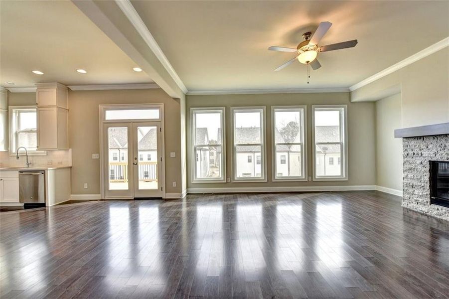 Spacious, unfurnished interior of a new home in Bellwyn, Johns Creek (Image 15).