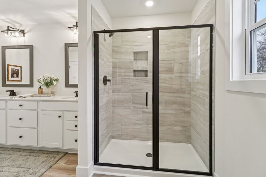 Representative furnished interior of a home built from the Bradley II by Great Southern Homes in Sedona, Greenville (Image 104).
