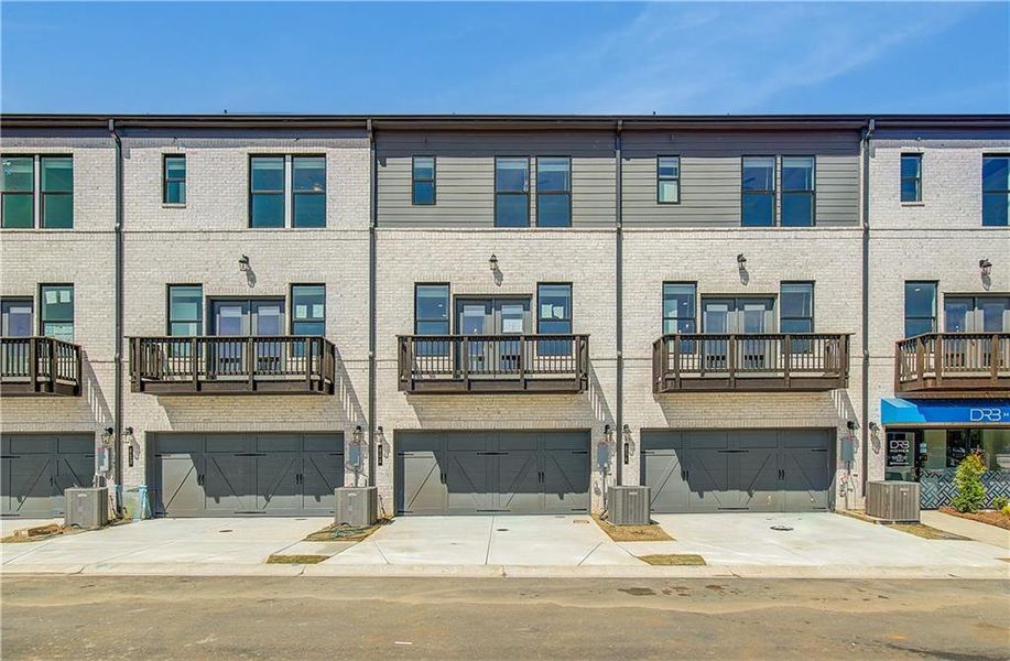 Condo located in McDonough, GA showcasing its design and architecture (Image 3).