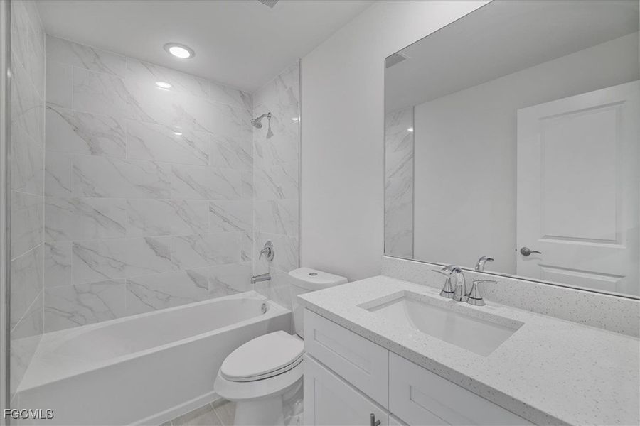 Furnished interior view inside a new home in Cape Coral, Cape Coral (Image 11).