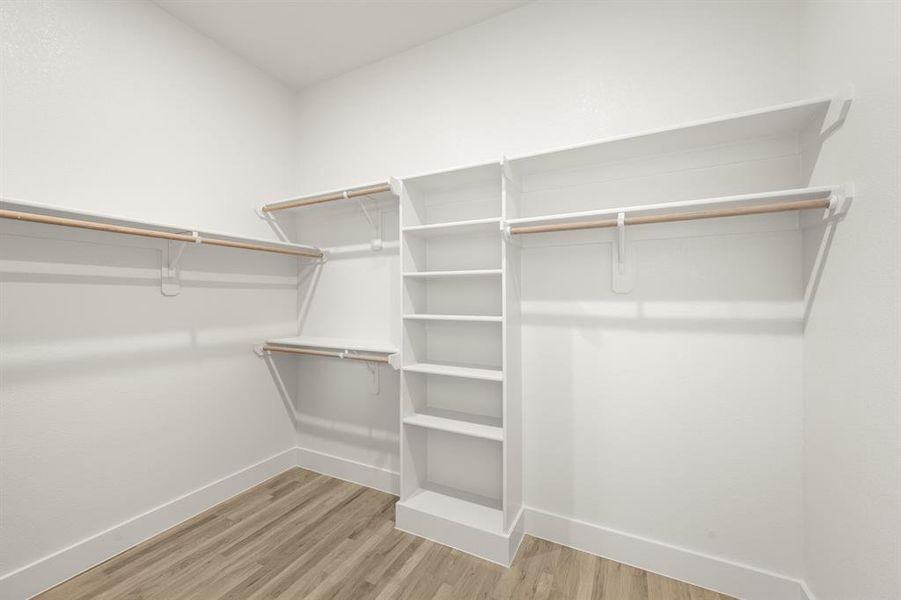 1849 Sutherland Crescent- Primary Suite-5