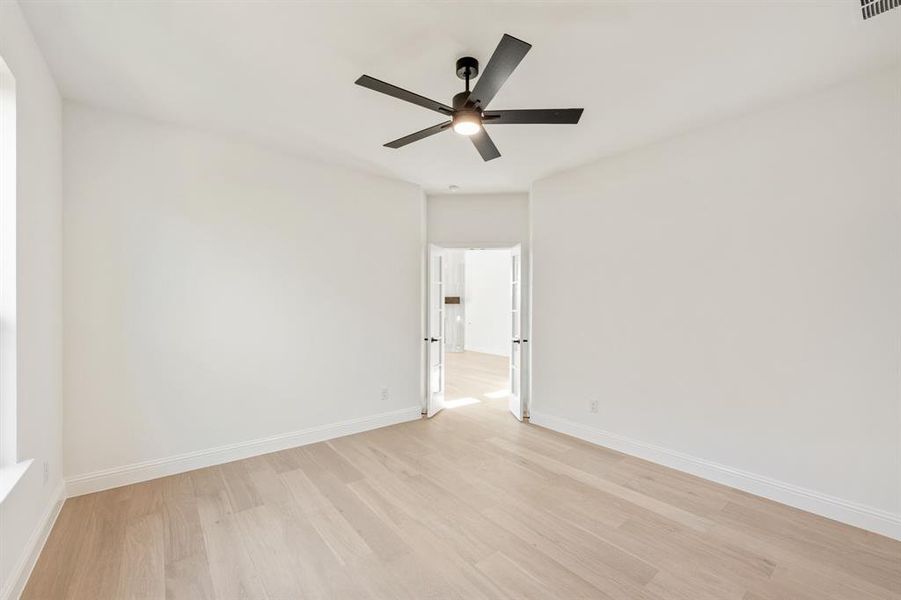 Spacious, unfurnished interior of a new home in Willow Wood Classic 50, McKinney (Image 38).