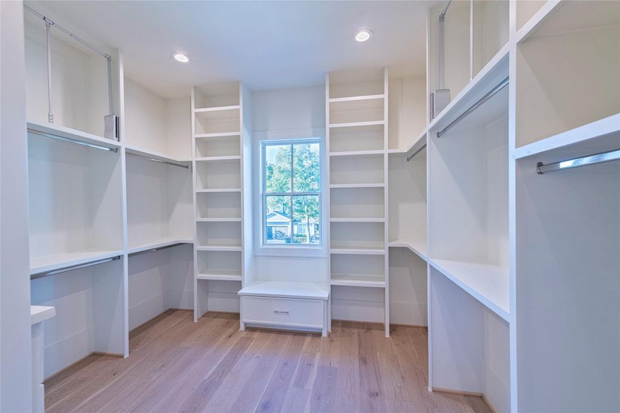 Spacious, unfurnished interior of a new home in , Houston (Image 32).