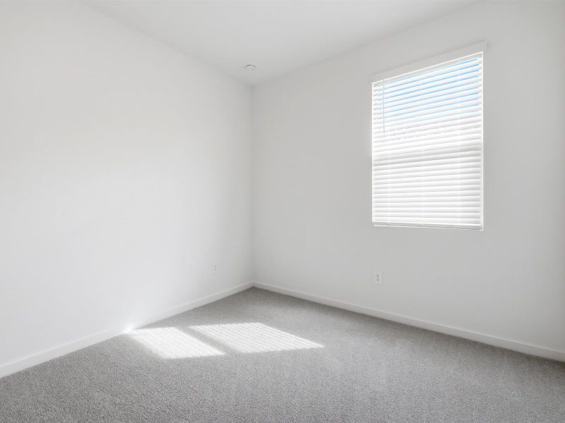 Spacious, unfurnished interior of a new home in San Tan Groves - Classic Series, San Tan Valley (Image 11).