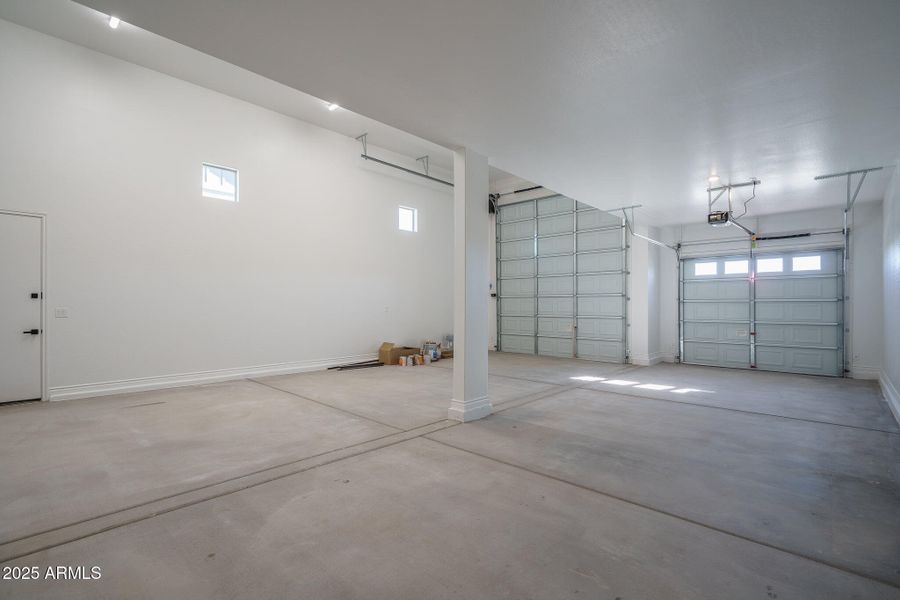 22) GARAGE 22) GARAGE