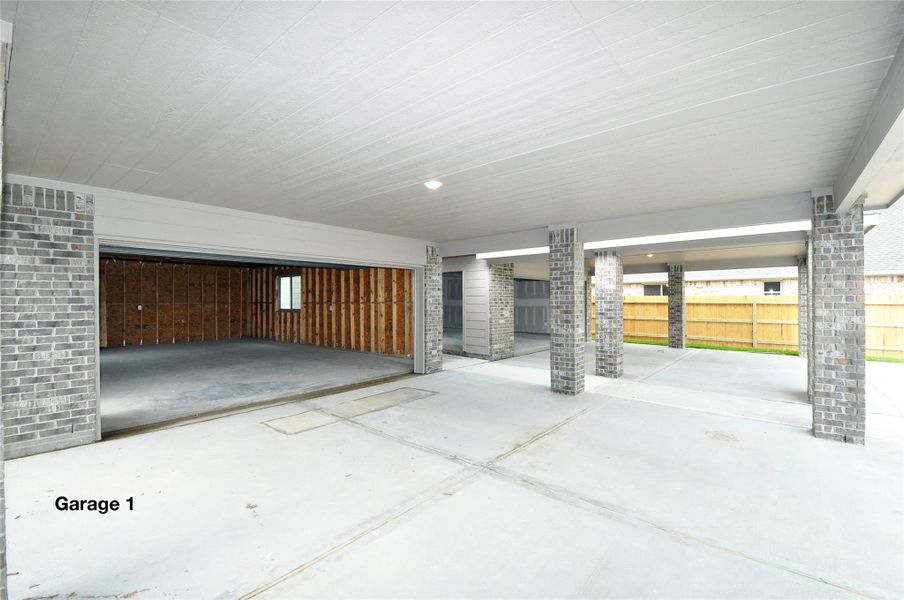 Exterior details and patio area of a home in , League City (Image 29).