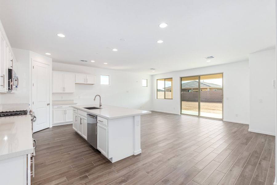 Image 27 representing the 55-RV1 by Taylor Morrison in Allen Ranches, Litchfield Park, AZ.