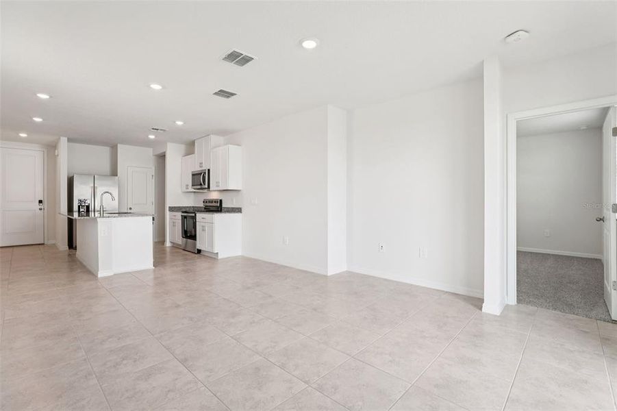 Spacious, unfurnished interior of a new home in Hamilton Bluff - Classic Series, Lake Hamilton (Image 20).