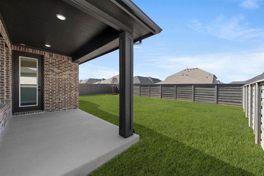 26. 7245 Ladybug - Patio