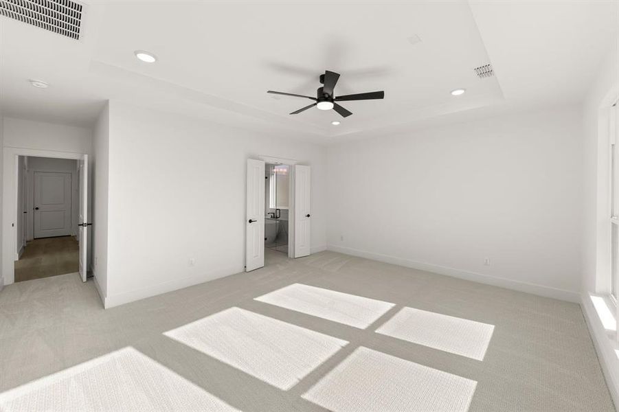 Spacious, unfurnished interior of a new home in Valencia on The Lake, Little Elm (Image 25).