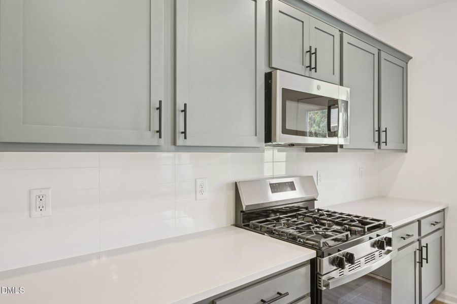 16-web-or-mls-Flagstone Way-S2410-016