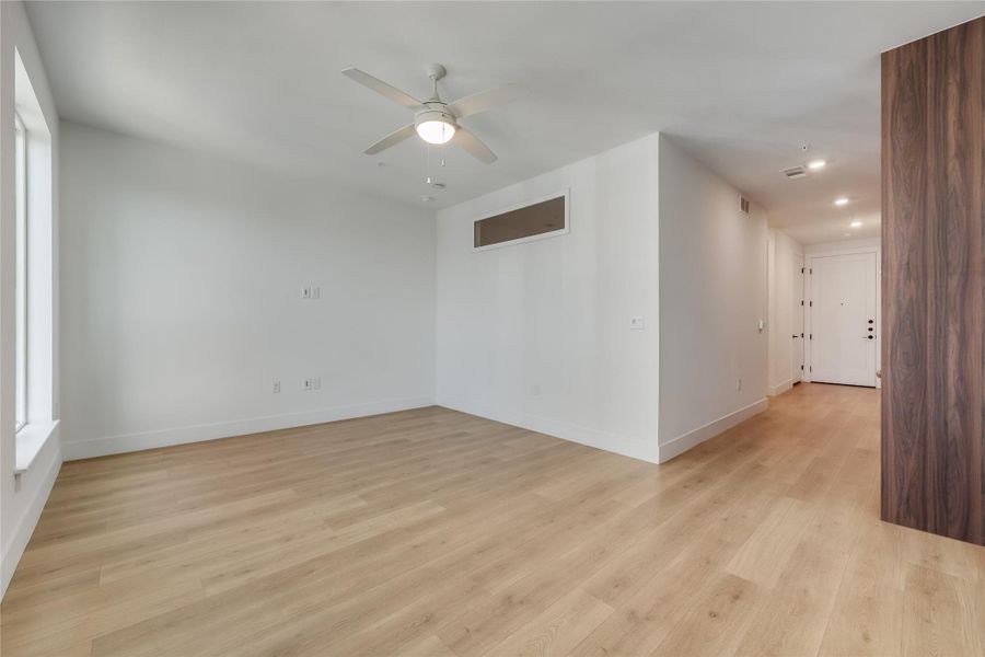 Spacious, unfurnished interior of a new home in , Austin (Image 13).