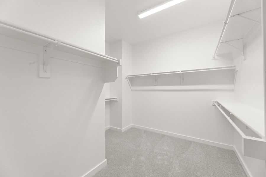 Spacious, unfurnished interior of a new home in Ten Mile Creek, Celina (Image 19).