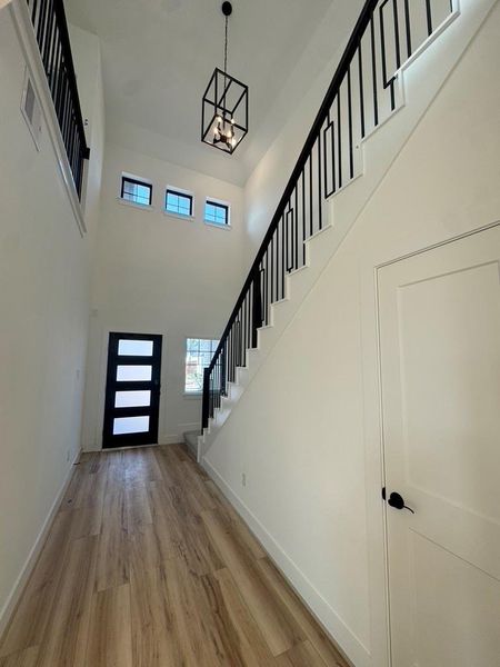 Spacious, unfurnished interior of a new home in Evergreen, Conroe (Image 12).