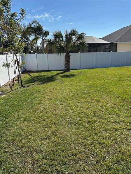 Exterior details and patio area of a home in , Port Charlotte (Image 28).