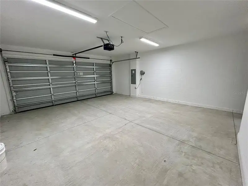 Spacious, unfurnished interior of a new home in , Summerfield (Image 6).