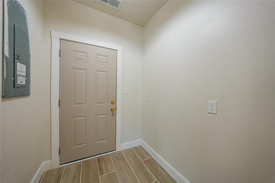 Spacious, unfurnished interior of a new home in , Punta Gorda (Image 17).