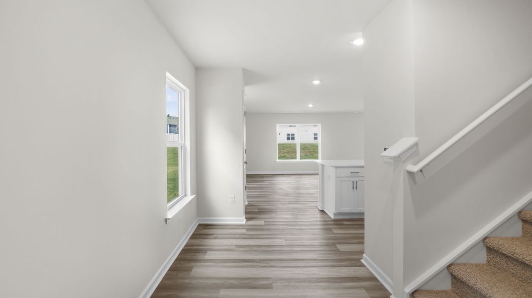Spacious, unfurnished interior of a new home in Trailside Run, Spartanburg (Image 12).