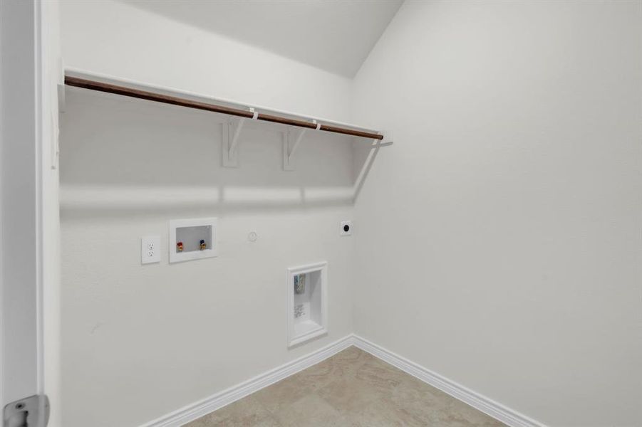 Spacious, unfurnished interior of a new home in The Landing at Hidden Lakes, McKinney (Image 22). Spacious, unfurnished interior of a new home in The Landing at Hidden Lakes, McKinney (Image 22).