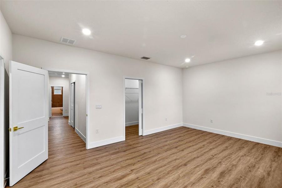 Spacious, unfurnished interior of a new home in , Orlando (Image 17). Spacious, unfurnished interior of a new home in , Orlando (Image 17).